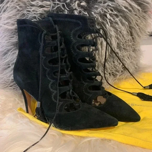 CYNTHIA VINCENT NEW Harp Lace Up Pointed Booties